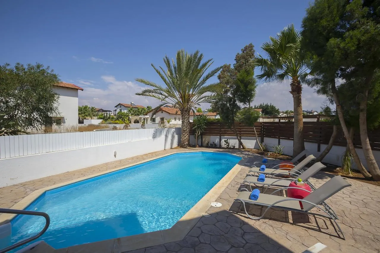 Villa Serene Ajia Napa Cypr